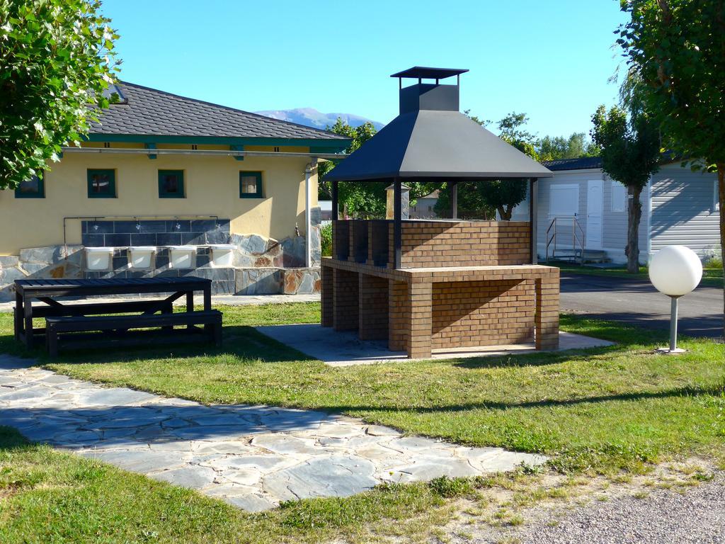 Camping Mas Piques Bourg-Madame Exterior foto